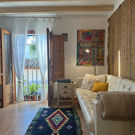 Oldtown Family House With Amazing Terrace - 3 Minutes From Beach! Holiday home