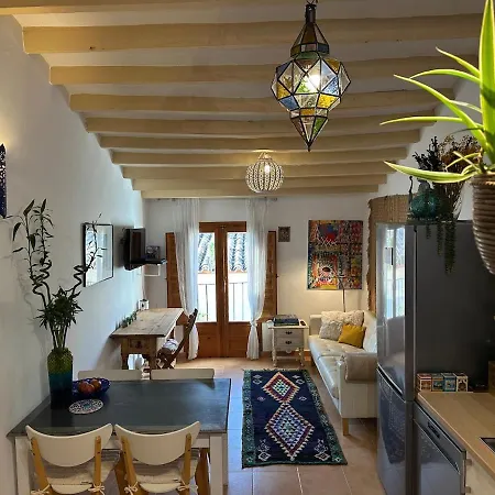 Oldtown Family House With Amazing Terrace - 3 Minutes From Beach!
